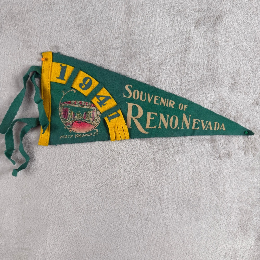 Vintage 1941 Souvenir of Reno Nevada Green Felt Pennant North Virginia‎ St Arch
